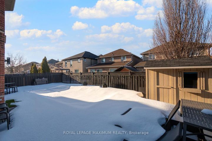 Photo 37 at 26 Marbella Road, Sonoma Heights, Vaughan