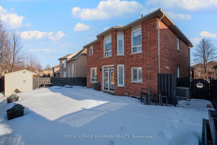 Photo 39 at 26 Marbella Road, Sonoma Heights, Vaughan