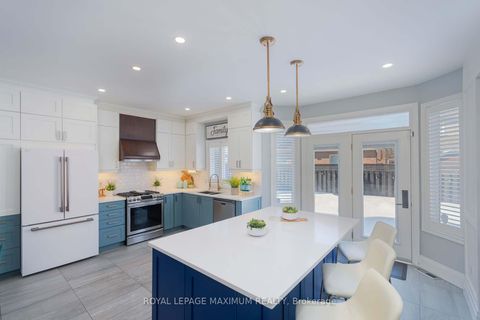 Photo 7 at 26 Marbella Road, Sonoma Heights, Vaughan