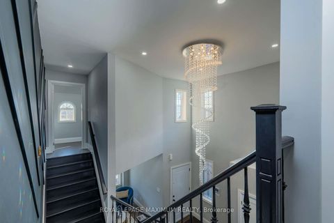 Photo 19 at 26 Marbella Road, Sonoma Heights, Vaughan