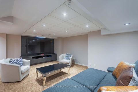 Photo 28 at 26 Marbella Road, Sonoma Heights, Vaughan