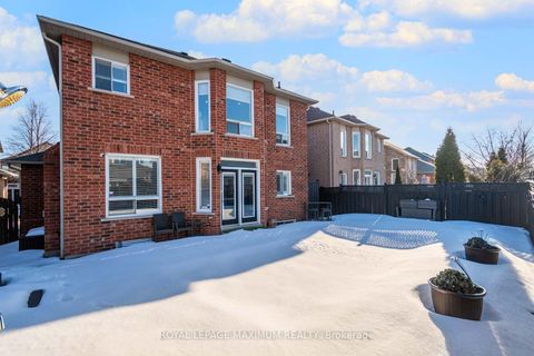 Photo 36 at 26 Marbella Road, Sonoma Heights, Vaughan