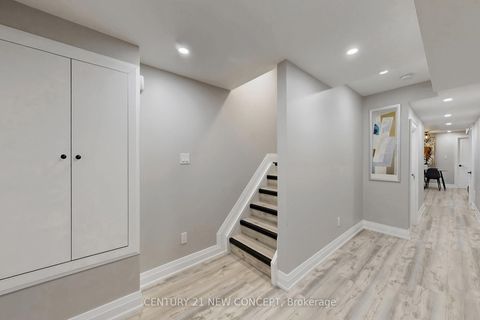 Photo 33 at 622 Sweetwater Crescent, Glenway Estates, Newmarket