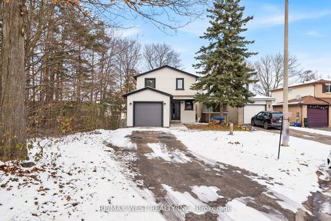 Photo 2 at 36 Wilson Court, Allandale Heights, Barrie