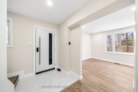 Photo 3 at 36 Wilson Court, Allandale Heights, Barrie