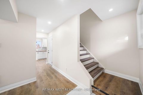 Photo 4 at 36 Wilson Court, Allandale Heights, Barrie