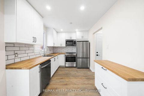 Photo 11 at 36 Wilson Court, Allandale Heights, Barrie