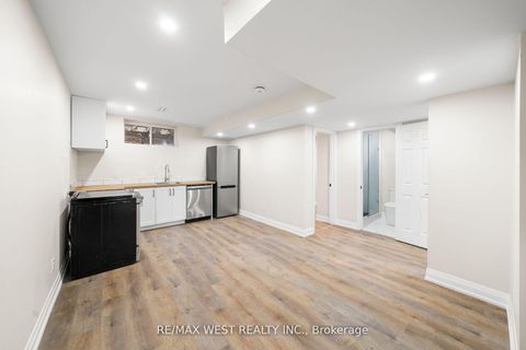 Photo 29 at 36 Wilson Court, Allandale Heights, Barrie