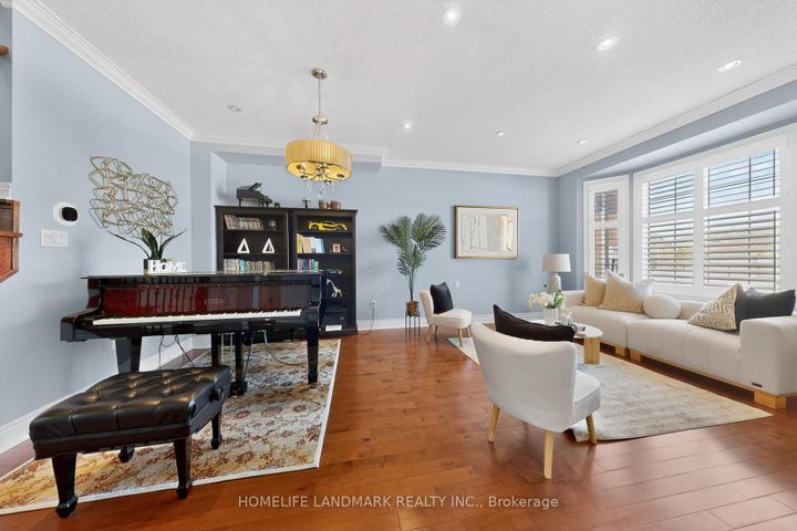 Photo 2 at 552 Morning Dove Drive, WC Wedgewood Creek, Oakville