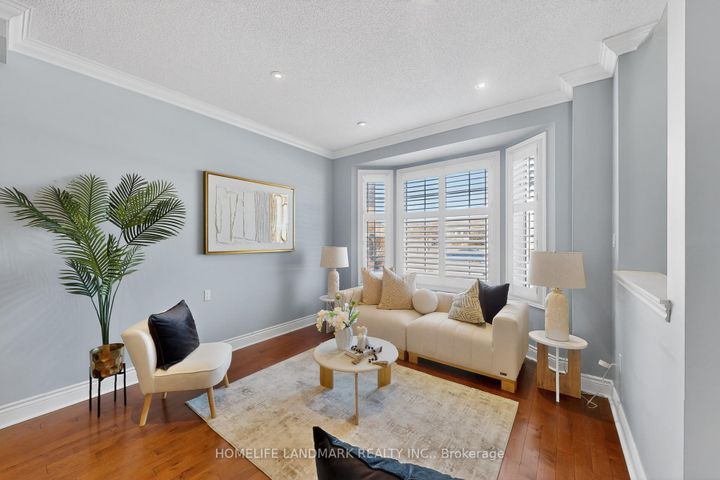 Photo 4 at 552 Morning Dove Drive, WC Wedgewood Creek, Oakville