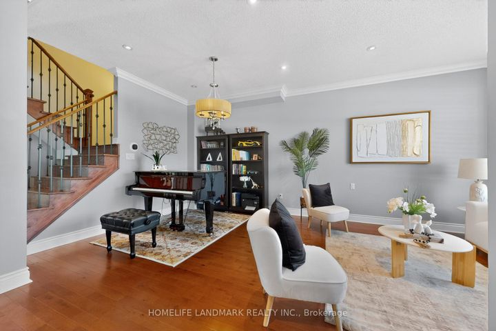 Photo 6 at 552 Morning Dove Drive, WC Wedgewood Creek, Oakville