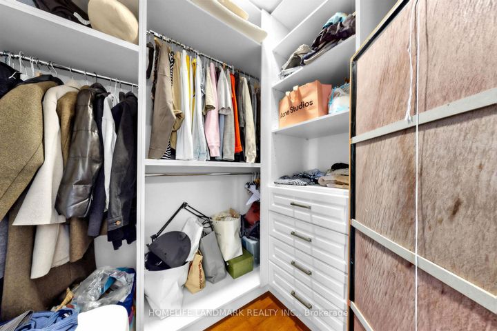 Photo 22 at 552 Morning Dove Drive, WC Wedgewood Creek, Oakville