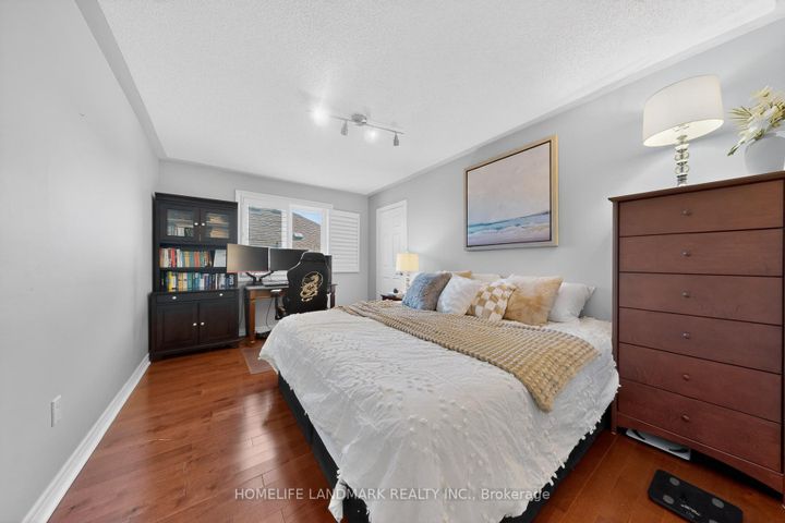 Photo 23 at 552 Morning Dove Drive, WC Wedgewood Creek, Oakville