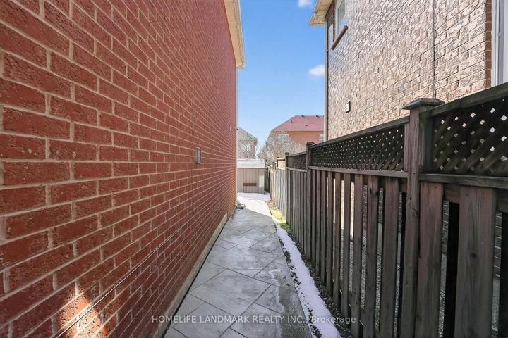 Photo 36 at 552 Morning Dove Drive, WC Wedgewood Creek, Oakville