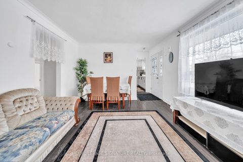 Photo 6 at 217 Moore Park Avenue, Newtonbrook West, Toronto