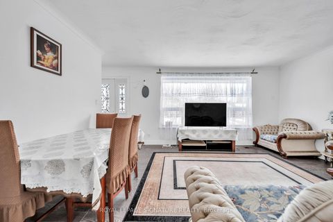 Photo 8 at 217 Moore Park Avenue, Newtonbrook West, Toronto