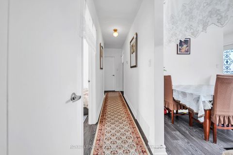 Photo 11 at 217 Moore Park Avenue, Newtonbrook West, Toronto