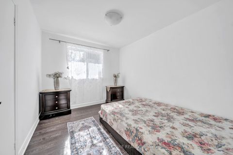 Photo 12 at 217 Moore Park Avenue, Newtonbrook West, Toronto