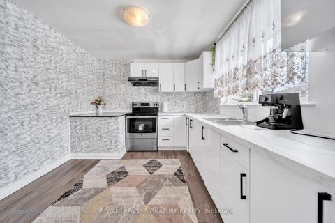 Photo 15 at 217 Moore Park Avenue, Newtonbrook West, Toronto