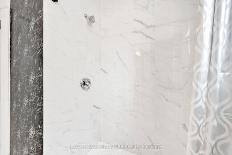 Photo 20 at 217 Moore Park Avenue, Newtonbrook West, Toronto