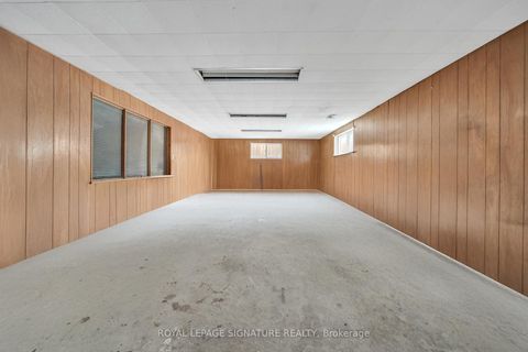 Photo 27 at 217 Moore Park Avenue, Newtonbrook West, Toronto