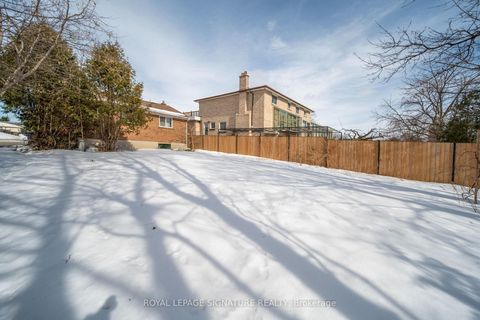 Photo 30 at 217 Moore Park Avenue, Newtonbrook West, Toronto