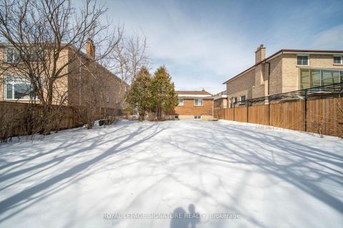 Photo 31 at 217 Moore Park Avenue, Newtonbrook West, Toronto