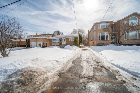 Photo 35 at 217 Moore Park Avenue, Newtonbrook West, Toronto