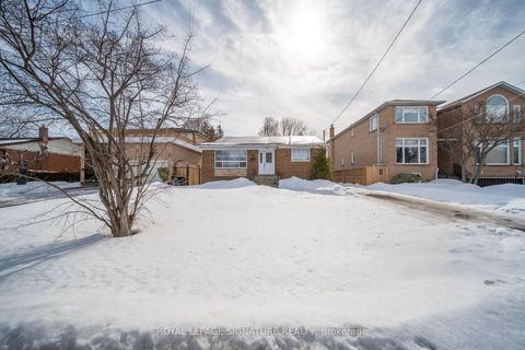Photo 36 at 217 Moore Park Avenue, Newtonbrook West, Toronto