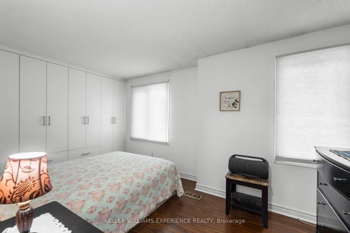 Photo 14 at 4 Sunshine Drive, Observatory, Richmond Hill