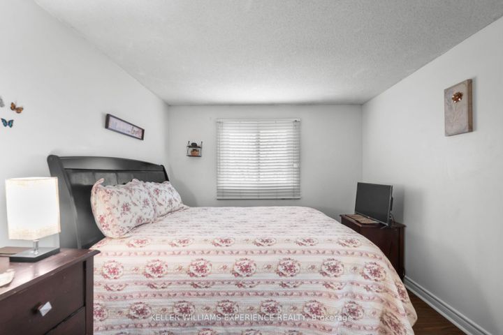 Photo 17 at 4 Sunshine Drive, Observatory, Richmond Hill