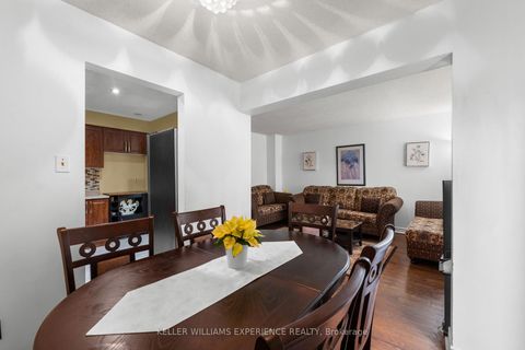 Photo 9 at 4 Sunshine Drive, Observatory, Richmond Hill