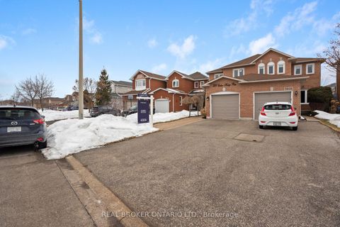 Photo 2 at 3811 Cedar Hedge Rise, Lisgar, Mississauga