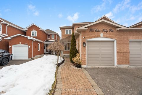 Photo 3 at 3811 Cedar Hedge Rise, Lisgar, Mississauga