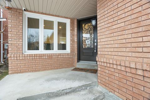 Photo 5 at 3811 Cedar Hedge Rise, Lisgar, Mississauga