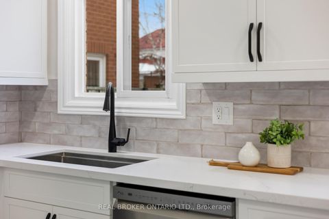 Photo 8 at 3811 Cedar Hedge Rise, Lisgar, Mississauga