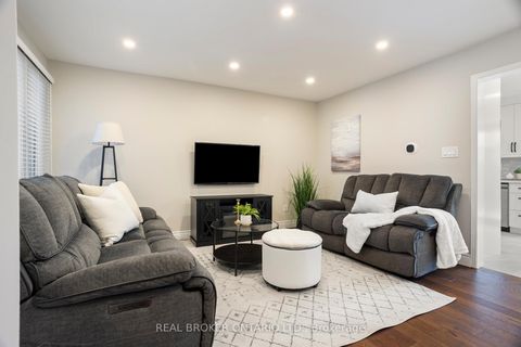 Photo 9 at 3811 Cedar Hedge Rise, Lisgar, Mississauga