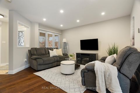 Photo 11 at 3811 Cedar Hedge Rise, Lisgar, Mississauga