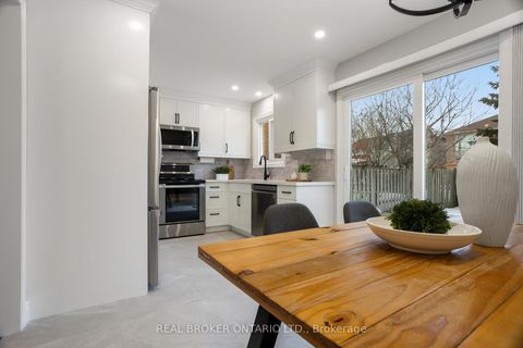 Photo 15 at 3811 Cedar Hedge Rise, Lisgar, Mississauga