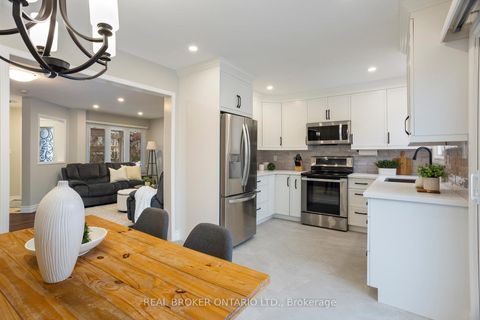 Photo 19 at 3811 Cedar Hedge Rise, Lisgar, Mississauga