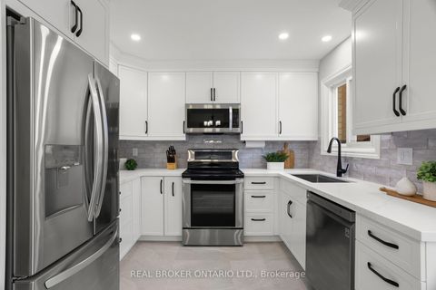 Photo 20 at 3811 Cedar Hedge Rise, Lisgar, Mississauga