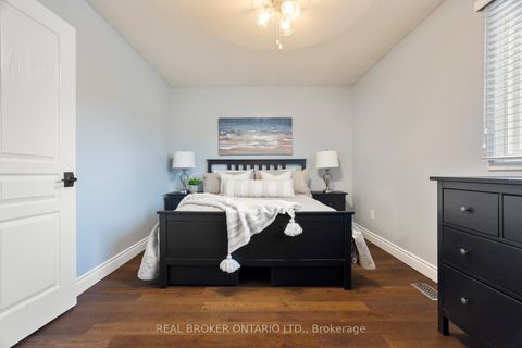 Photo 23 at 3811 Cedar Hedge Rise, Lisgar, Mississauga