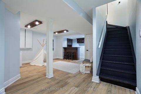 Photo 35 at 3811 Cedar Hedge Rise, Lisgar, Mississauga