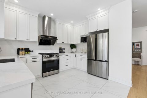 Photo 7 at 6 Cameo Drive, Rouge Woods, Richmond Hill