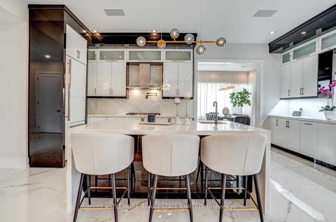 Photo 5 at 52 Grantbrook Street, Newtonbrook West, Toronto