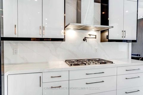 Photo 7 at 52 Grantbrook Street, Newtonbrook West, Toronto