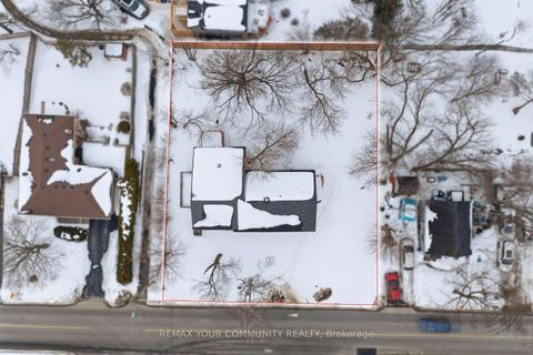 Photo 1 at 33 Walton Drive, Aurora Village, Aurora