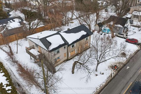 Photo 4 at 33 Walton Drive, Aurora Village, Aurora