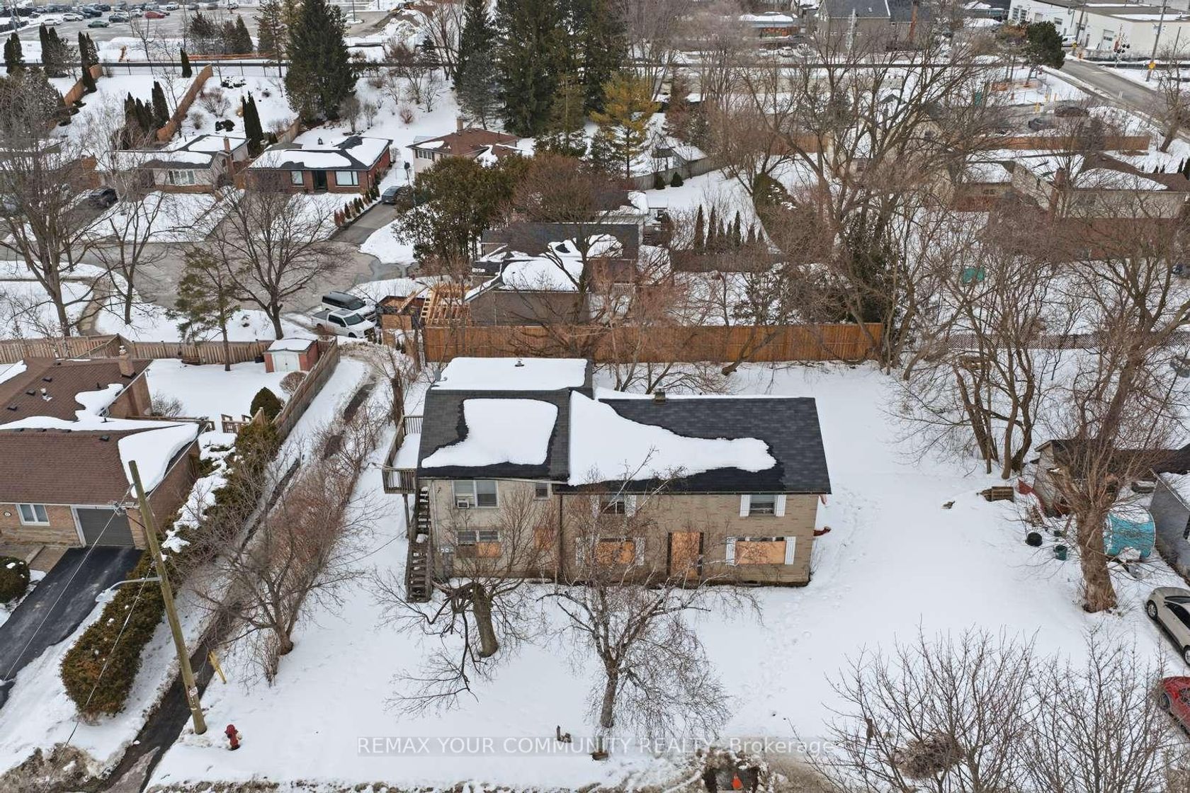 33 Walton Drive, Aurora Village, Aurora photo number 2