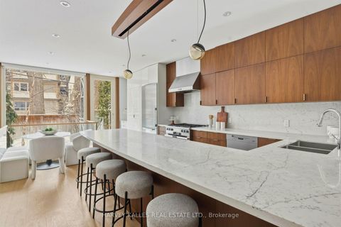 Photo 8 at 94B Admiral Road, Annex, Toronto